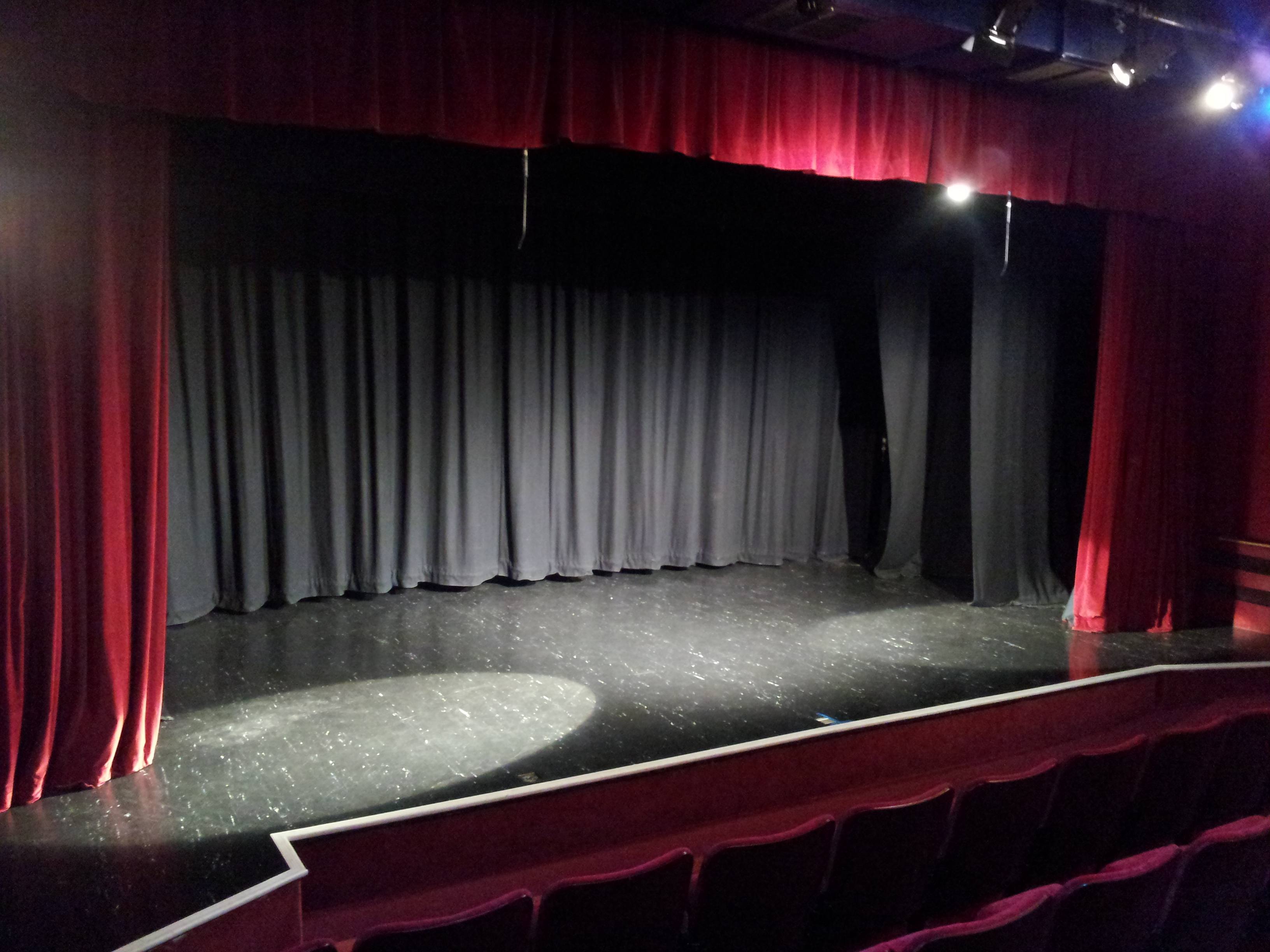 the-avenue-theatre-stage.jpg