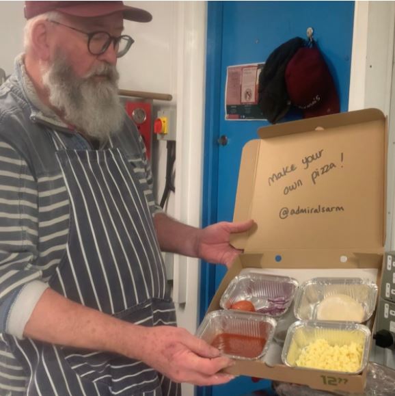 Admiral's Arms Make Your Own Pizza Snip