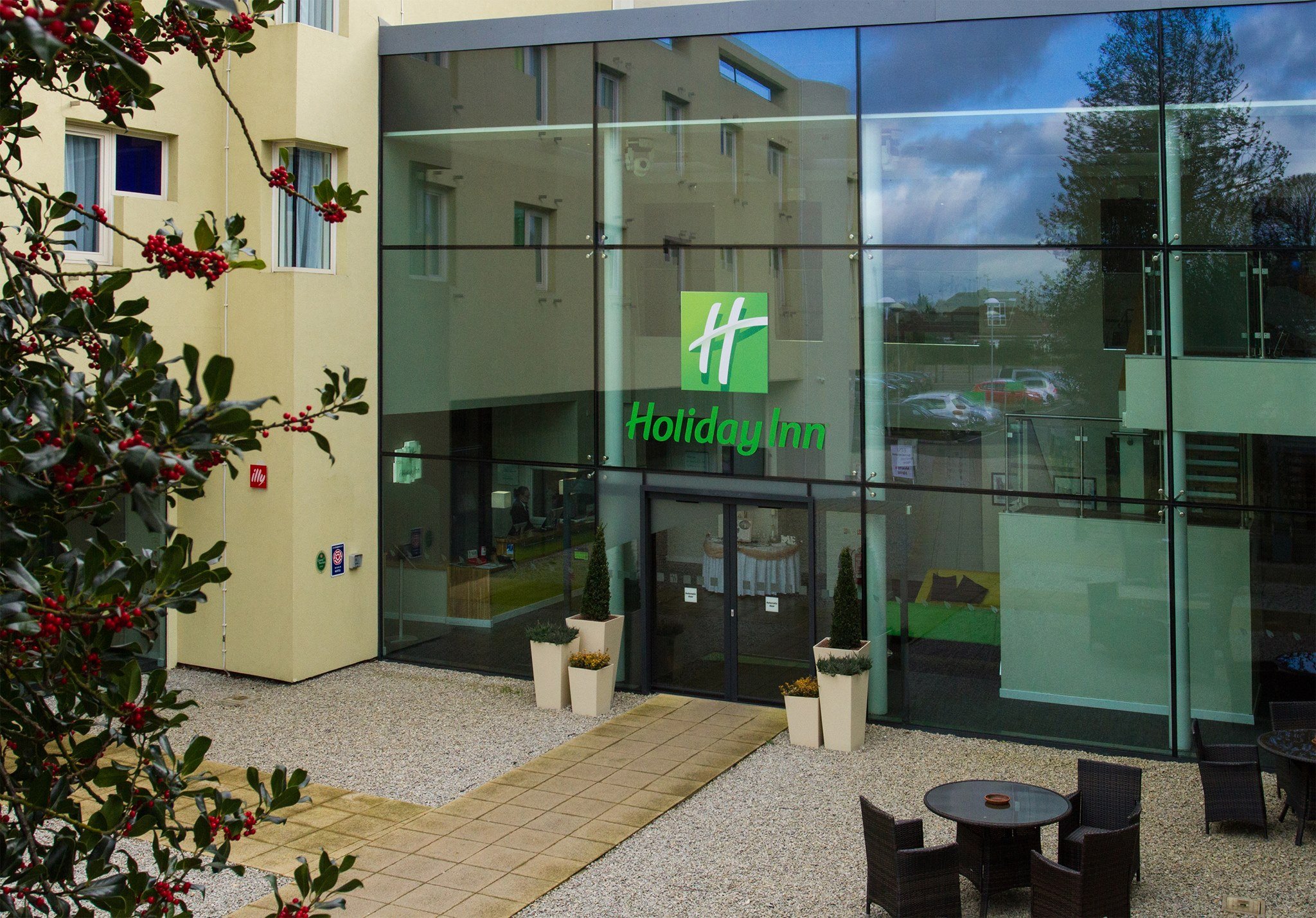 holiday-inn-coniston.jpg (1)